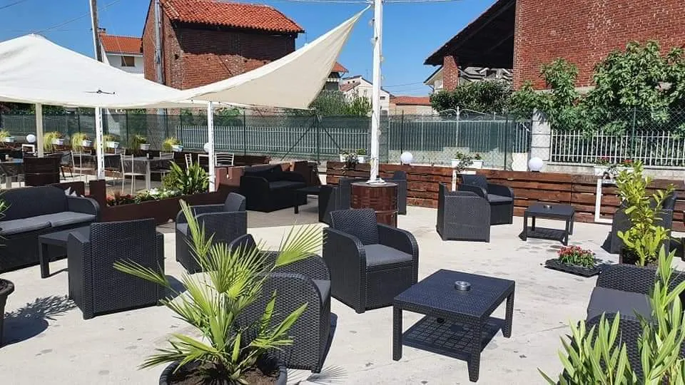 Bar Aperitò Bistrò restaurant in Alice Castello