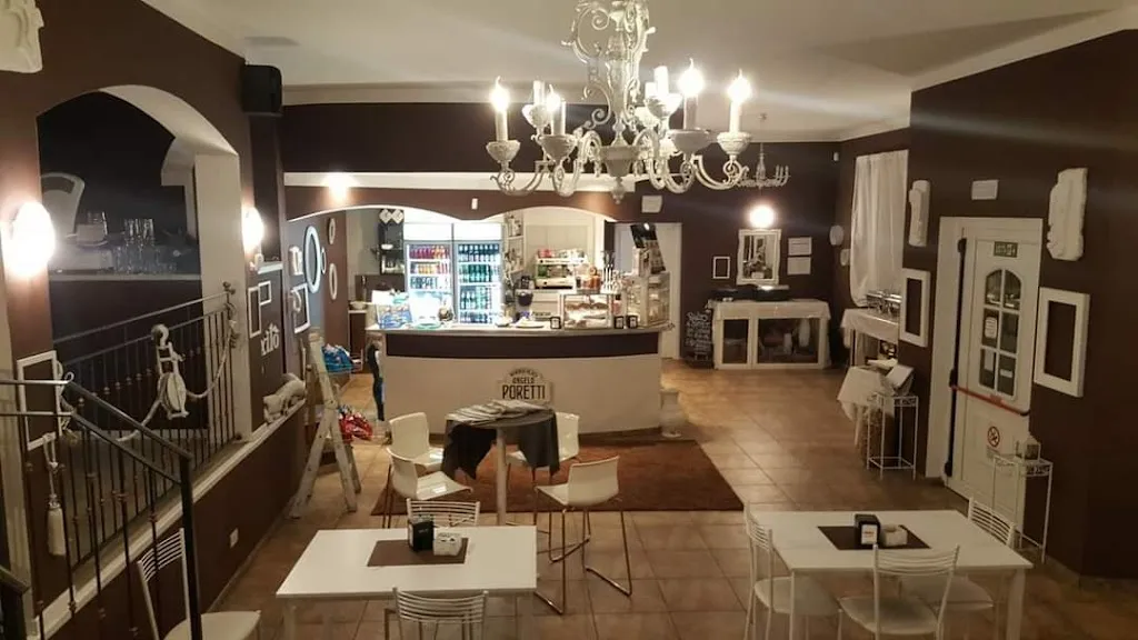 Bar Aperitò Bistrò_Alice Castello_slider_image_3