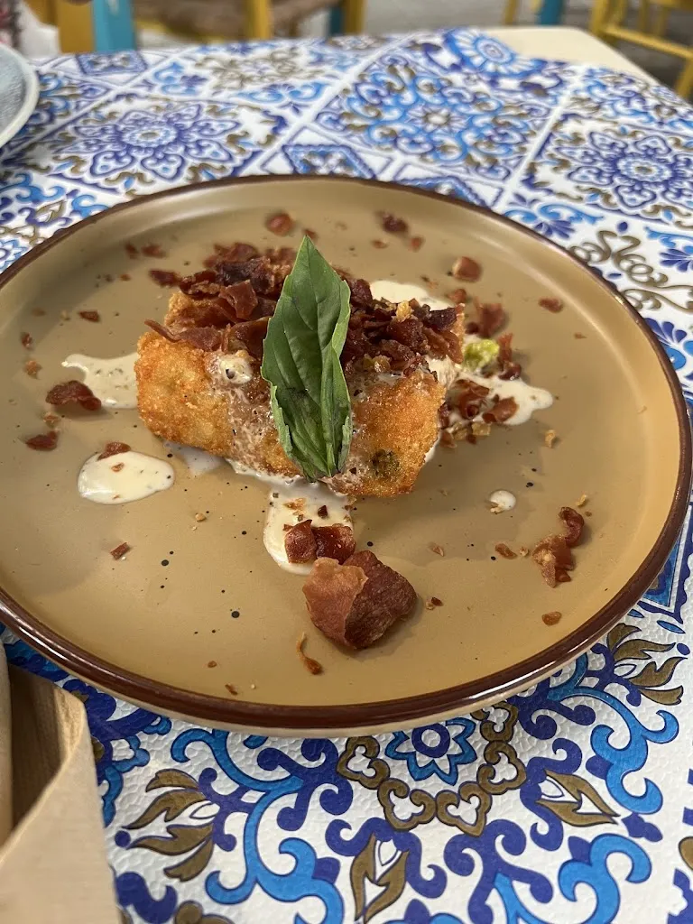 An He_La città di Pulcinella_Castromediano_review