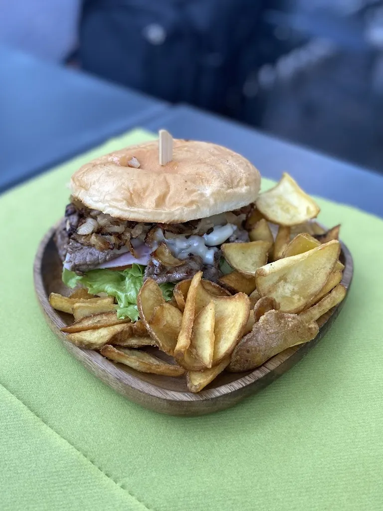 Chiviteria Uruguaiana Chivitos_Alessandria_slider_image_2