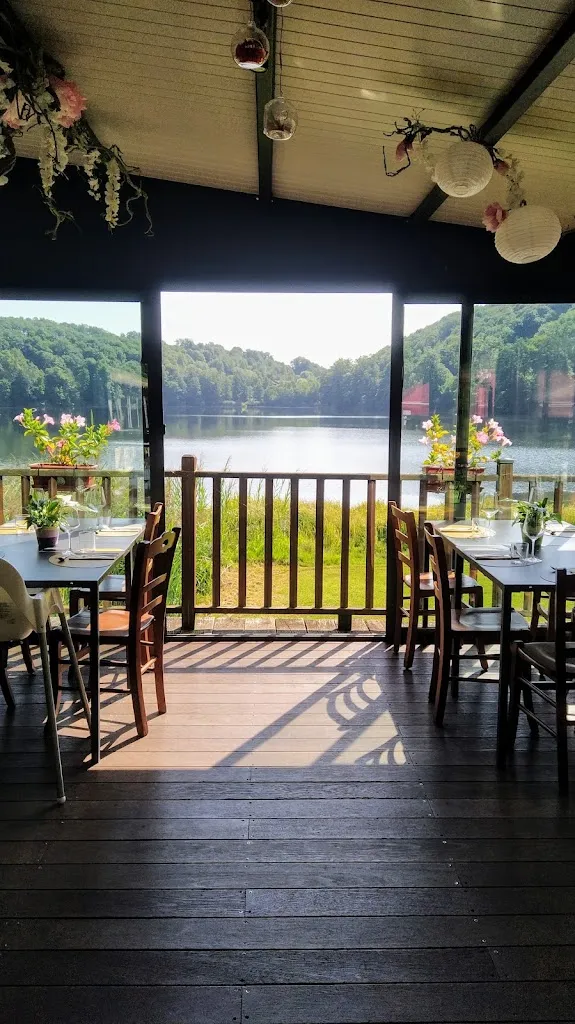 Debora Viano_Il Pontile 3.0_Alice Superiore_recensione