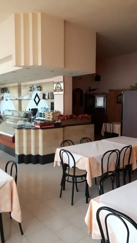 Pizzeria Calabash restaurant in Castromediano