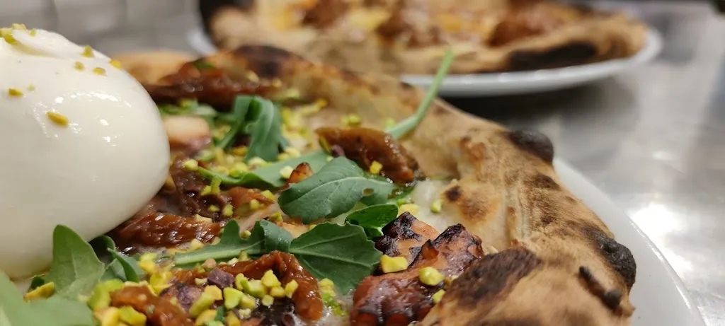 Pizzeria Calabash_Castromediano_slider_image_3