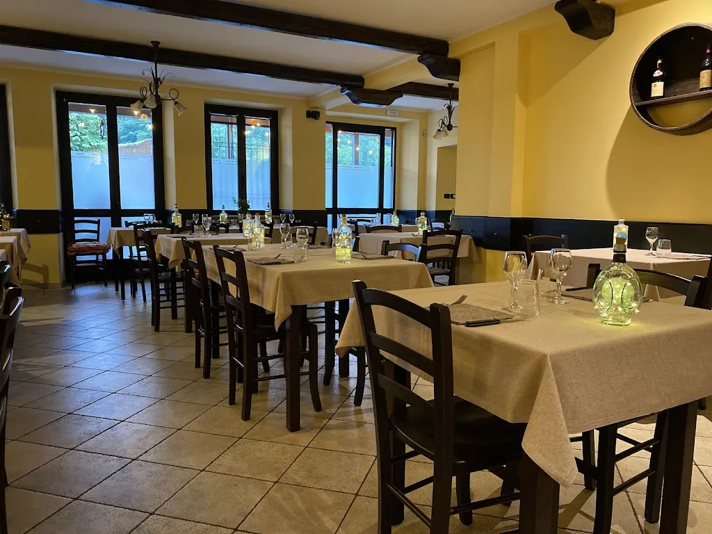 Osteria dei Passeggeri restaurant in Alice Superiore
