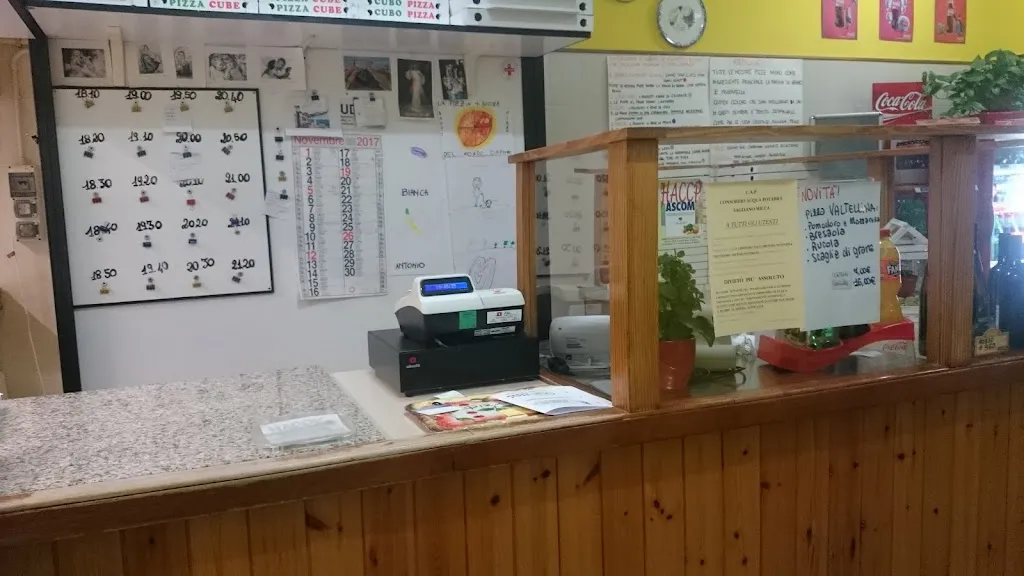 Happy Pizza 2_Andorno Cacciorna_slider_image_2