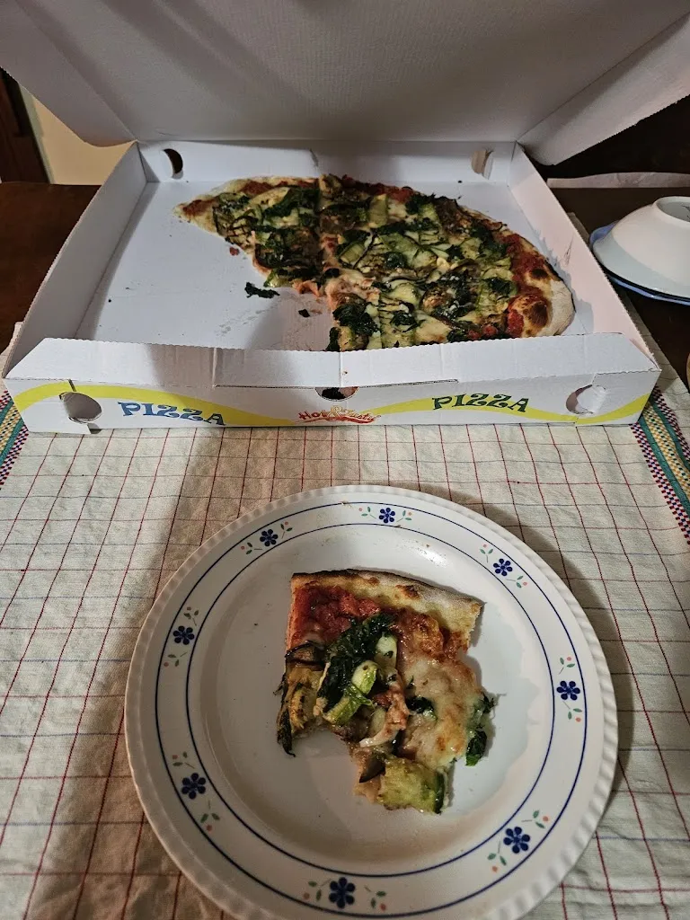 Happy Pizza 2_Andorno Cacciorna_slider_image_3