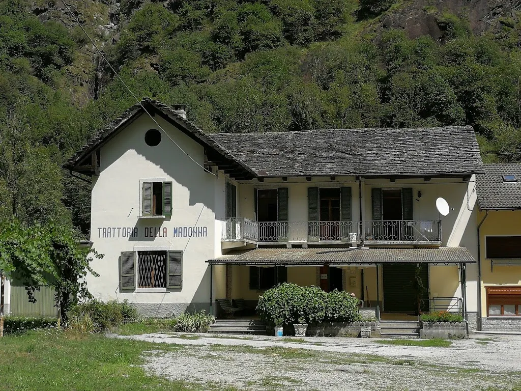 Trattoria Madonna_Antronapiana_slider_image_2