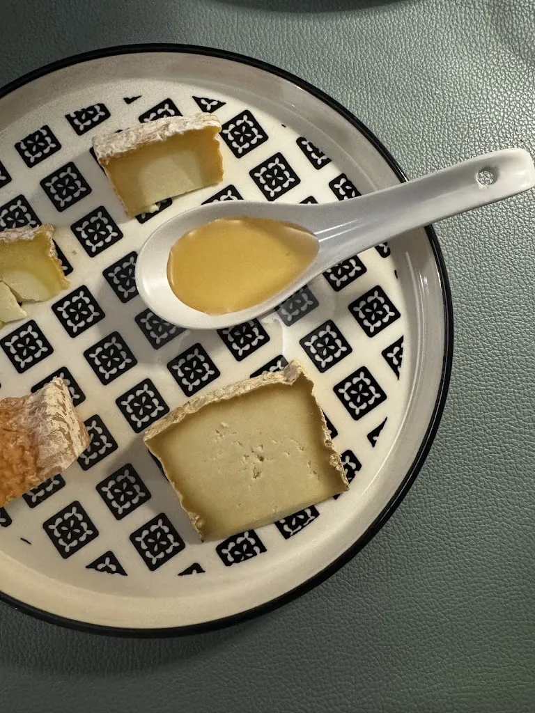 Reef Naaman_Hostaria 3 Tigli_Armeno_review