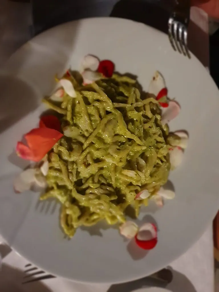 Serena Cadeddu_Le Gambe sotto il tavolo 2019_Azzano d'Asti_review