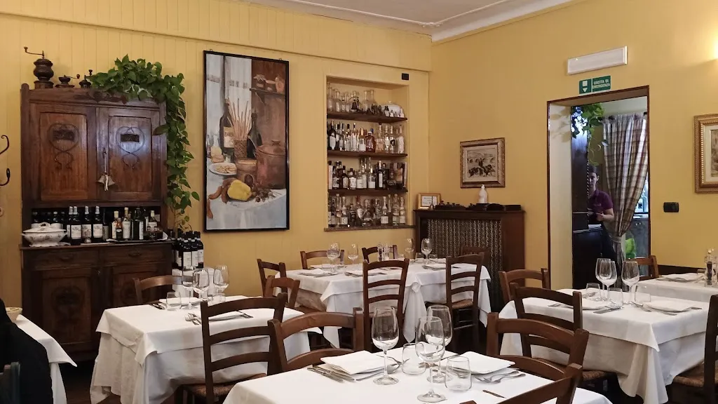 Trattoria Croce Bianca restaurant in Avigliana
