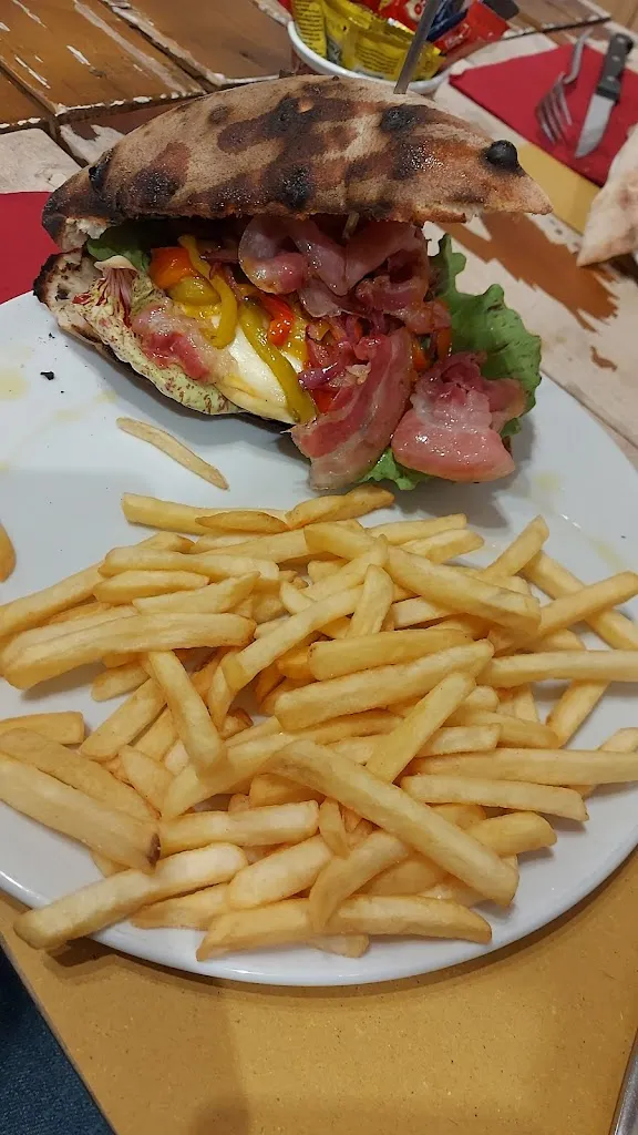 Daniela De Paola_Pizza Con Cucina Alla Rosa rosa_Baldissero Torinese_review