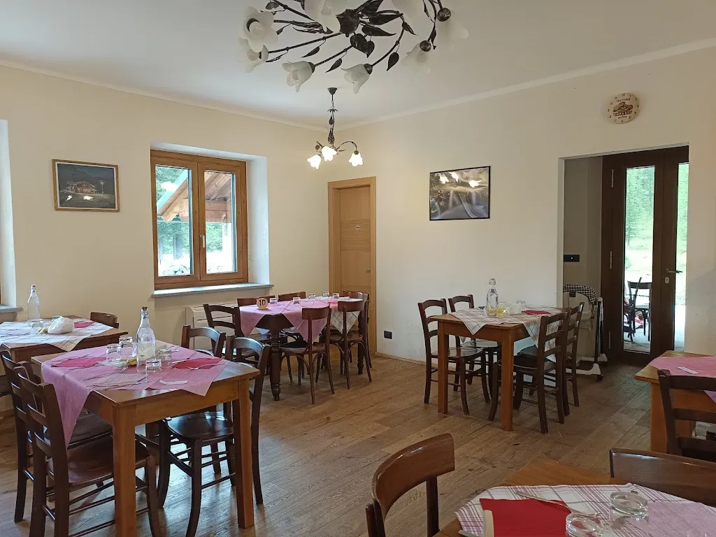 Trattoria Alpina restaurant in Balme