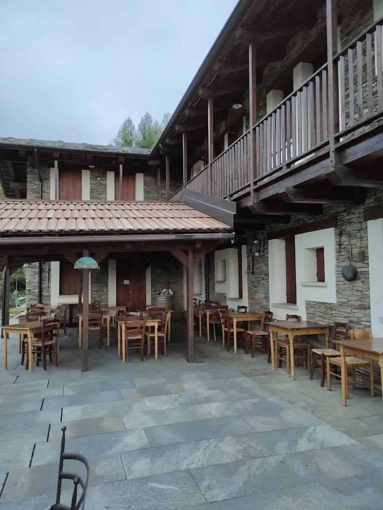 Mohammad Nategh_Agriturismo La Stela d' Catlina_Bagnolo Piemonte_review