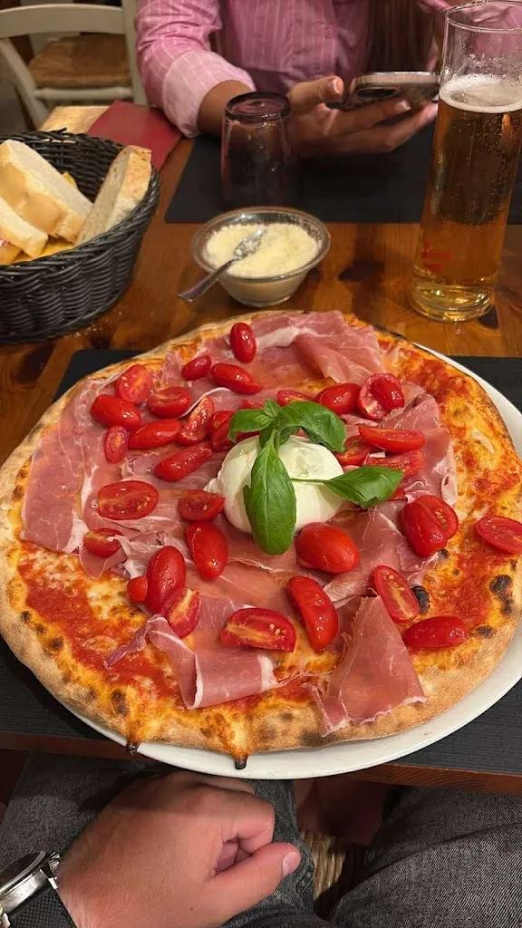 Wiktor Jaros_Villa Gentile_Cavallino_review