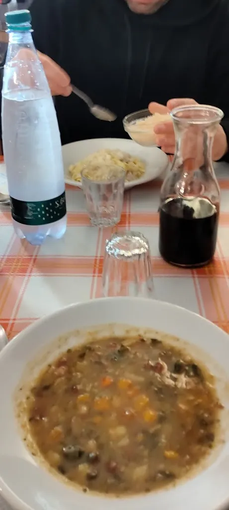 Andrea Buzzi_La Nuova Società_Bagnolo Piemonte_reseña