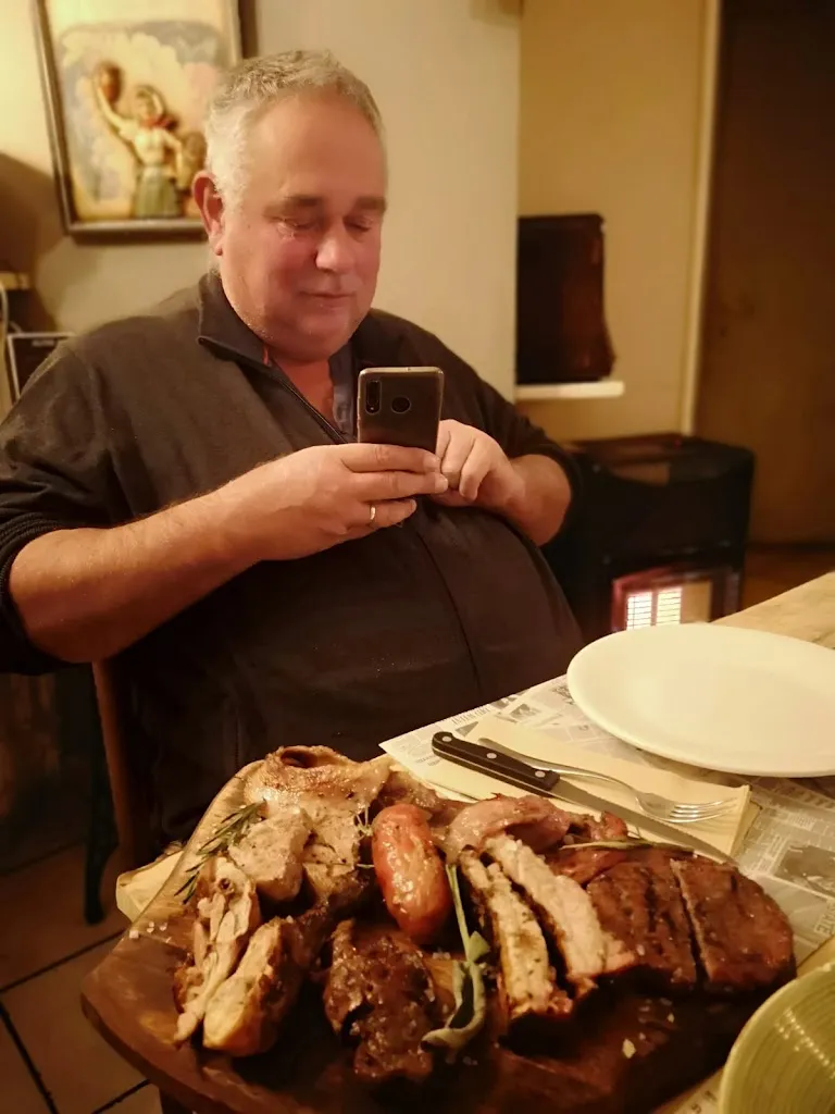 Castello di Mombarone Zamek Msene Lazne_Il Griglio Matto_Asti_review