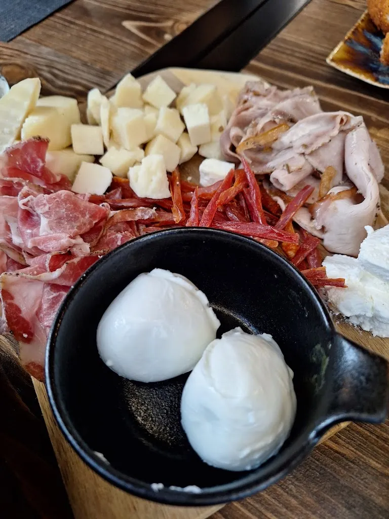 Rossana Collura_La Caciara_Asti_review