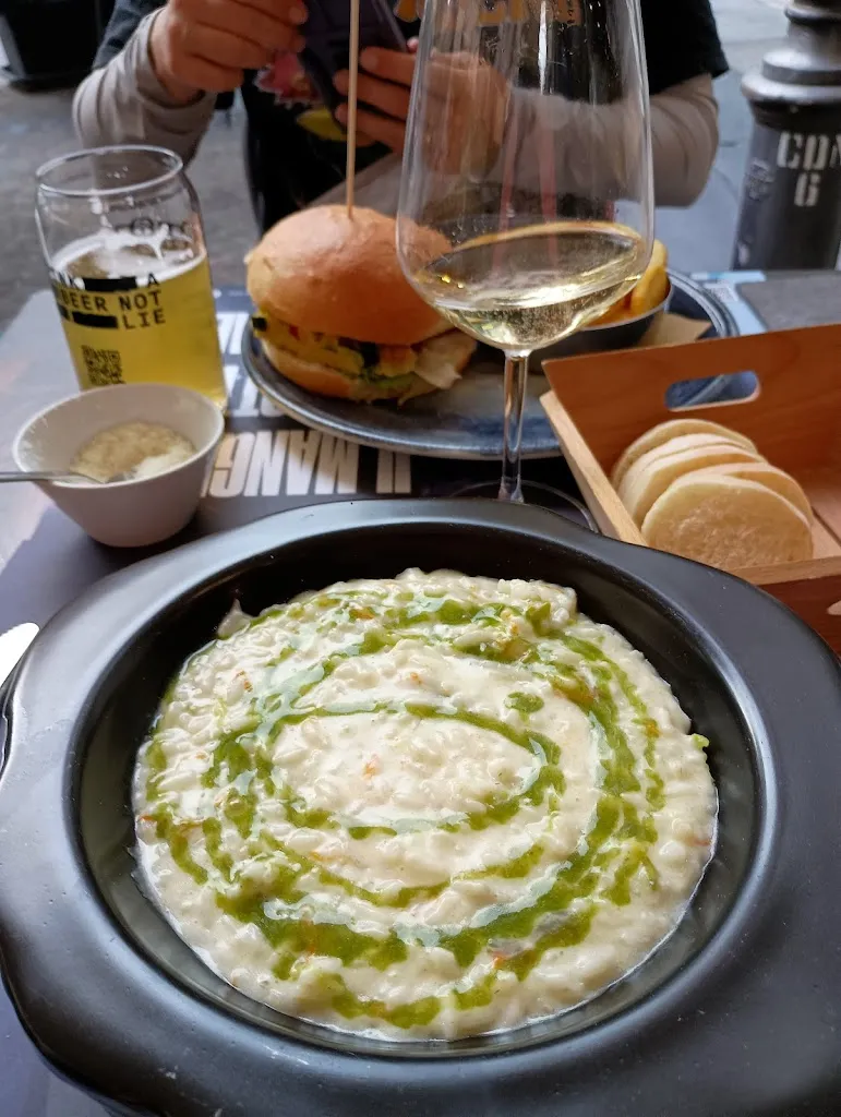 David Douglass_Viotti Ristorante & Burger House_Asti_review