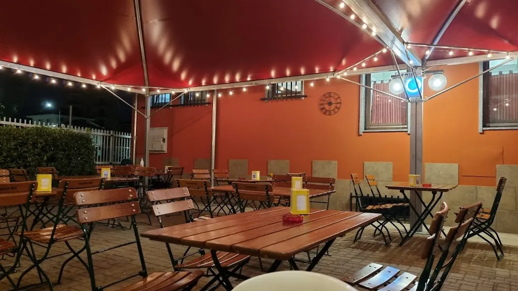 Sherwood Pub restaurant in Banchette