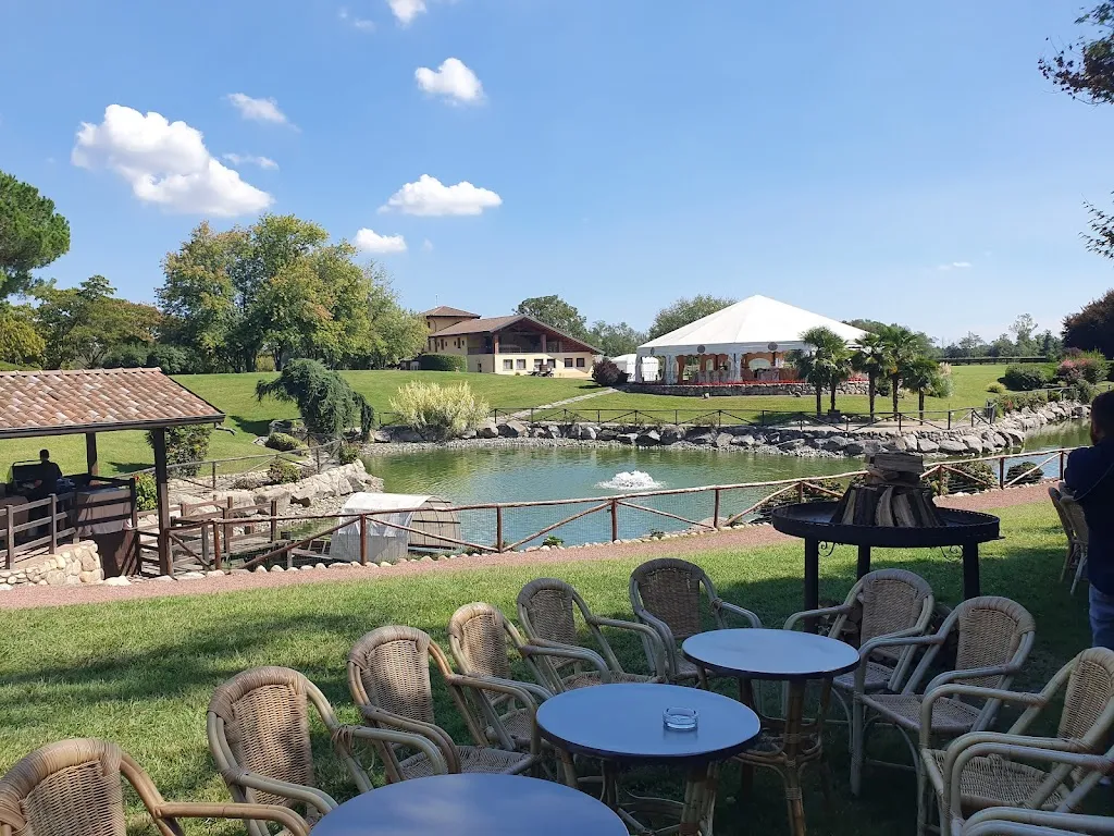 Parco Le Cicogne restaurant in Barengo