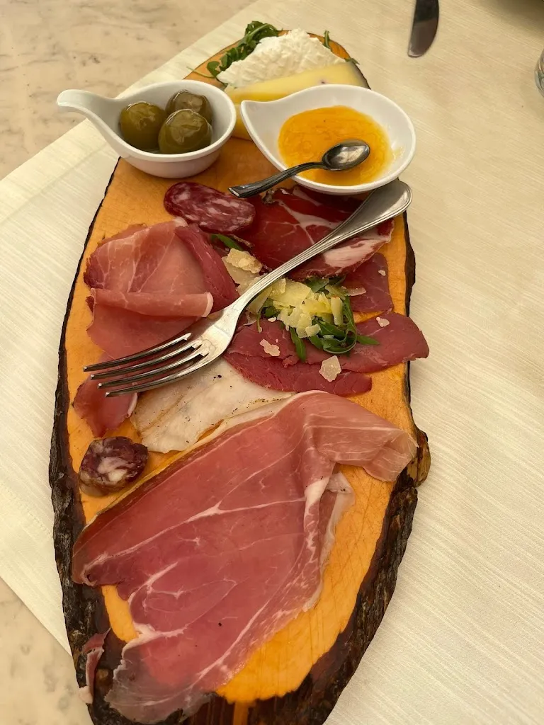 Vincenzo Gagliani Caputo_Il Casale del Colonnello_Carsoli_review