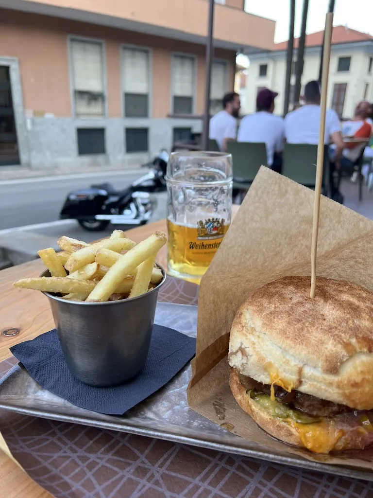 Alan Papandrea_Bully’s RistoPub_Baveno_review