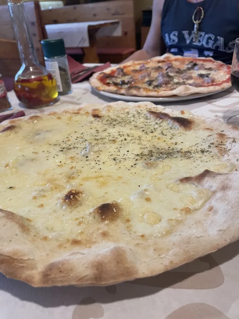 Maria laura Deli_Pizzeria Bar Alla Villa di Peirano_Battifollo_recensione