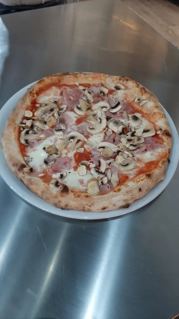 Al portico - Pizza&Farinata_Bardonecchia_slider_image_3