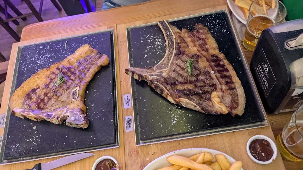 Amir Zeenreich_Medail Birreria Gastronomica_Bardonecchia_review