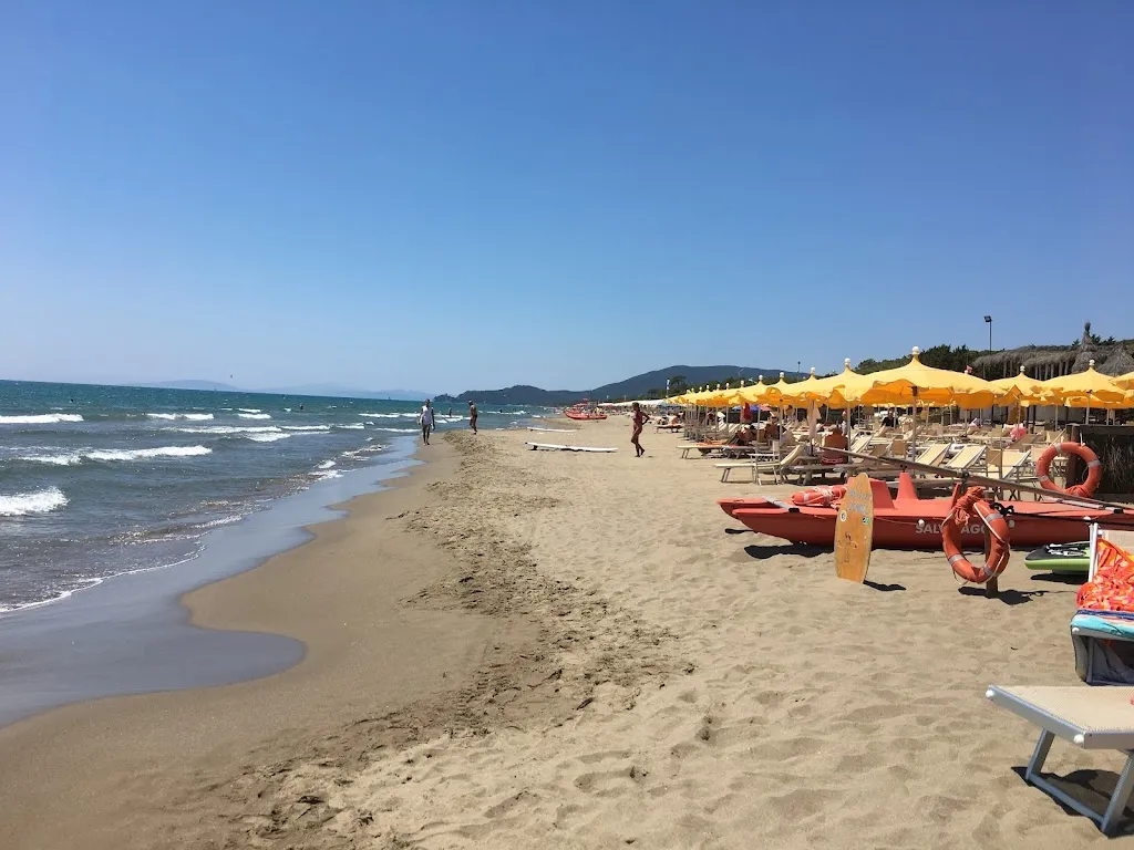 Noah Pearlman_Bagno Le Cannucce - Stabilimento balneare / Ristorante_Castiglione_review