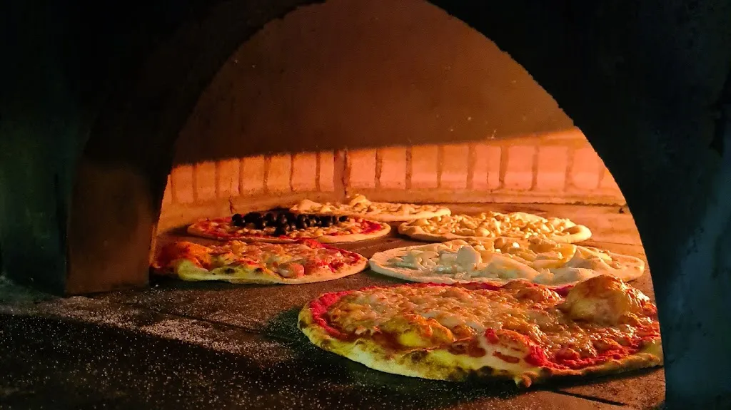 Pizzeria ristorante Andiamo Là_Bardonecchia_slider_image_3