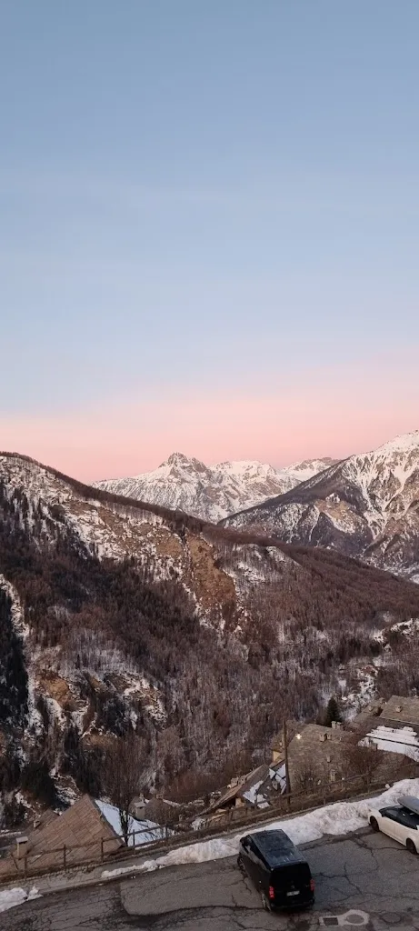 Łukasz Baj_Residence Cianfuran_Bardonecchia_review