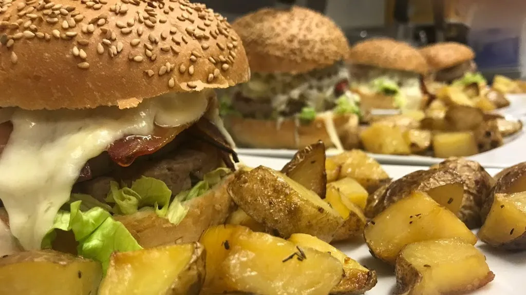 B2BURGERANDBEER_Bardonecchia_slider_image_3