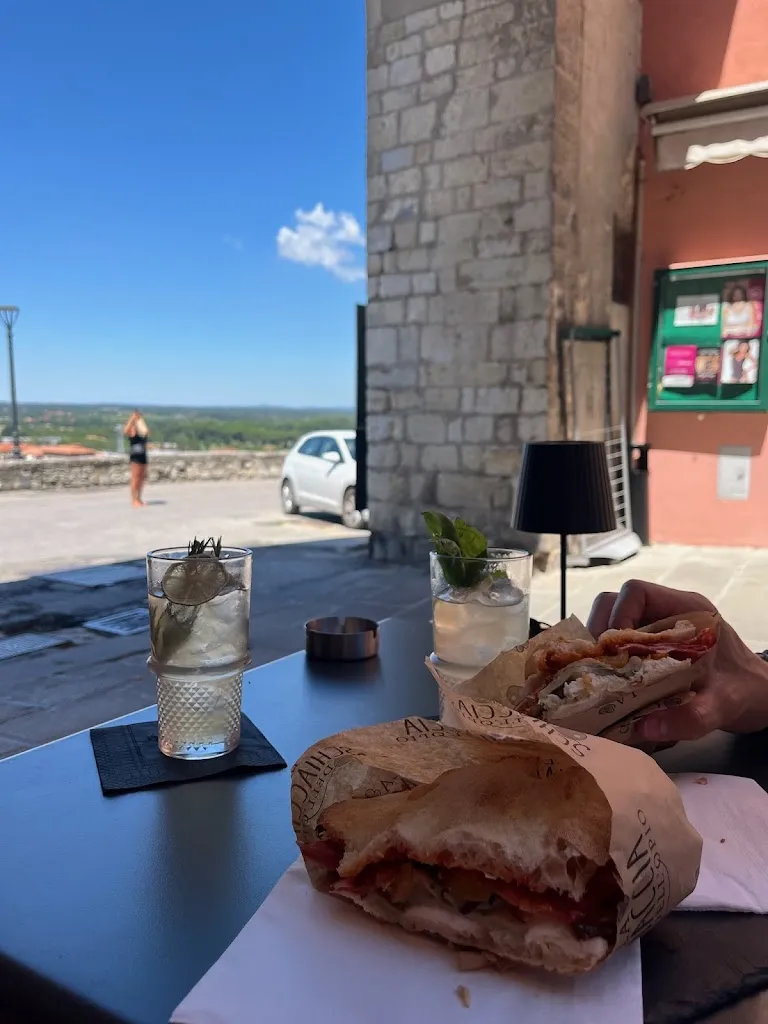 Dimitri Steyaert_La Schiaccia dell'Opio - Too Cool_Castiglione_review