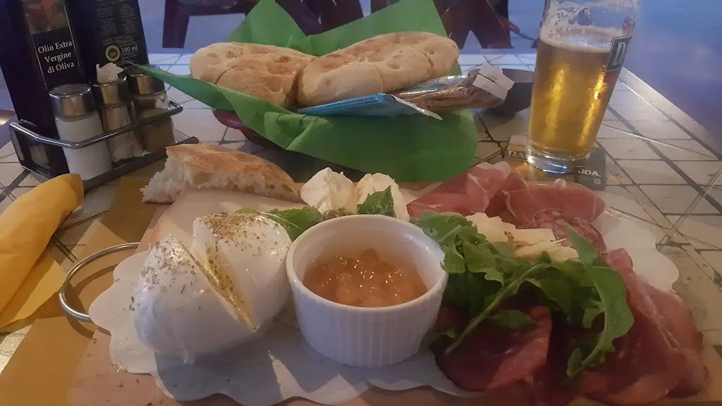 Birreria Giraf Pub restaurant in Bernezzo