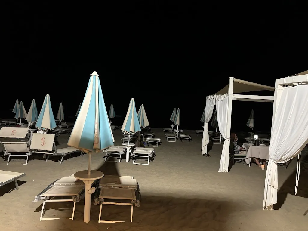 Anna Encheva_Ammare Bagno Sirena_Castiglione_review