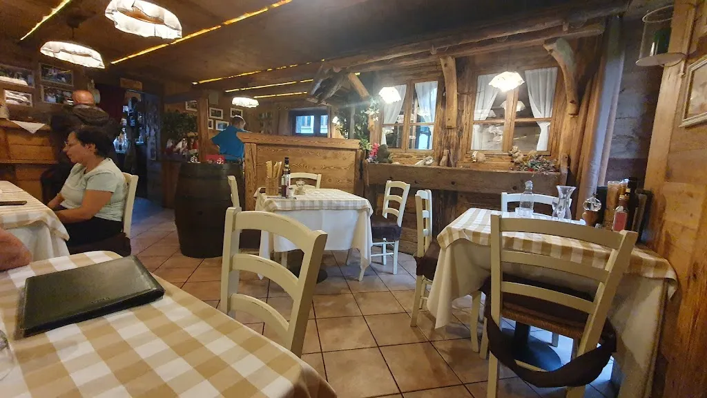 Trattoria Il Giacomaccio restaurant in Boccioleto