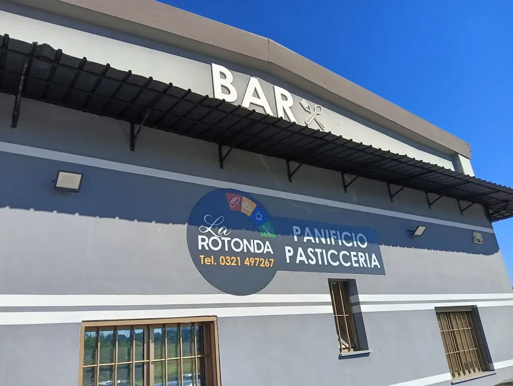 La Rotonda Bar Panificio Pasticceria Ristorante_Borgo Ticino_slider_image_2