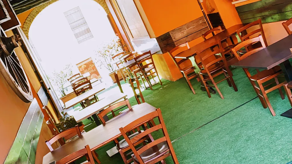 Trattoria Astigiana Da Ernesto restaurant in Borgolavezzaro