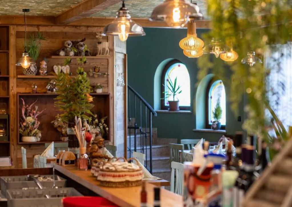 Osteria Pizzeria La Quercia restaurant in Borgo San Dalmazzo