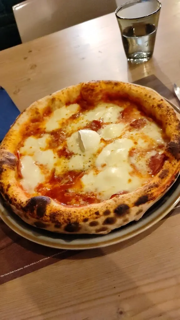 Lucas Gassert Degani_Pizza & Bistrot Italy_Borgo San Dalmazzo_review