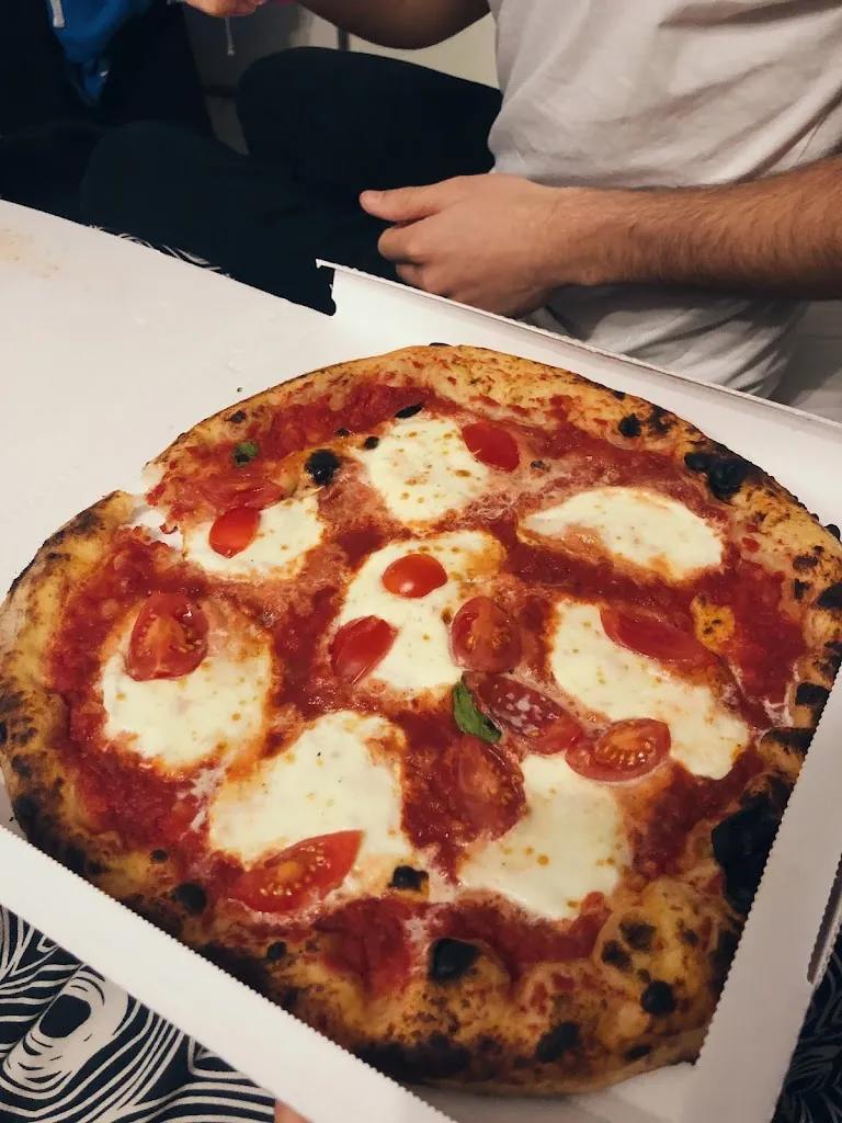 Wiktoria S_Passione Pizza Pizzeria Da Asporto Con Consegna A Domicilio_Borgosesia_review