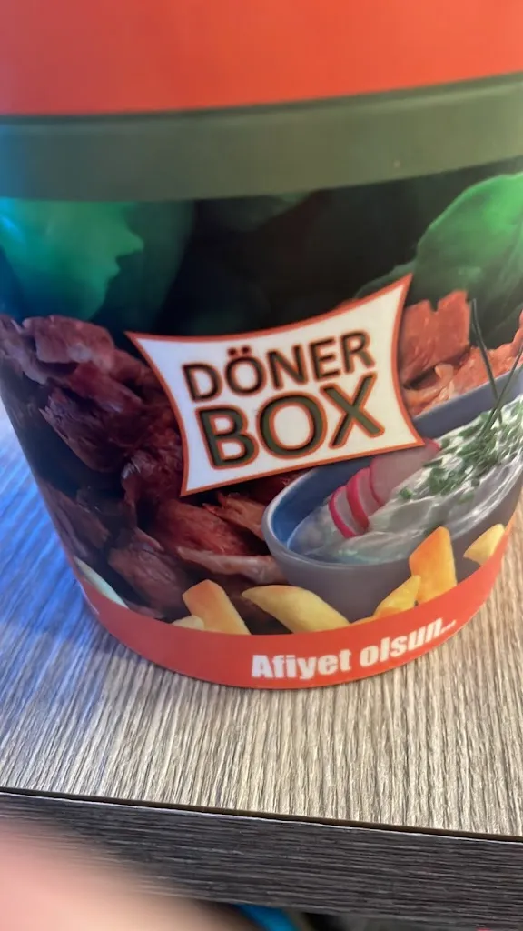 Tarek Saleh_Instanbul Doner Kebap Pizza_Borgosesia_review