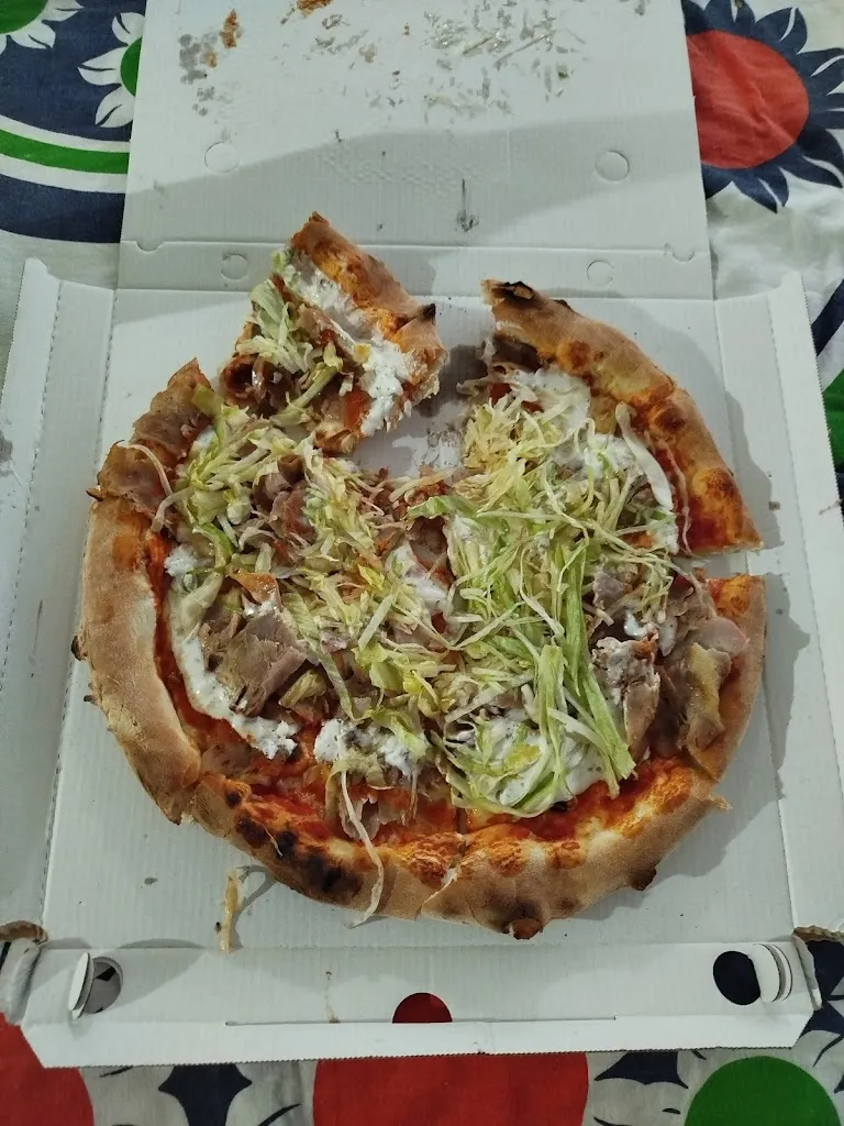 Instanbul Doner Kebap Pizza_Borgosesia_slider_image_3