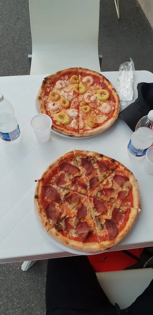 Menu_Pizza Si consegna a domicilio_Borgosesia_image_3