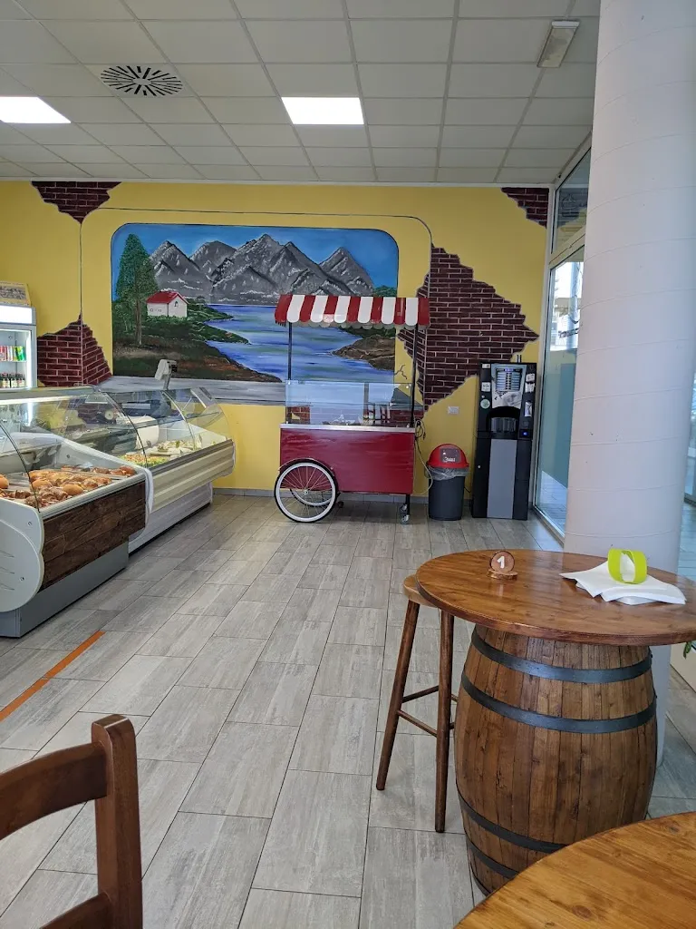 LA TANA DEL LUPO restaurant in Borgomanero