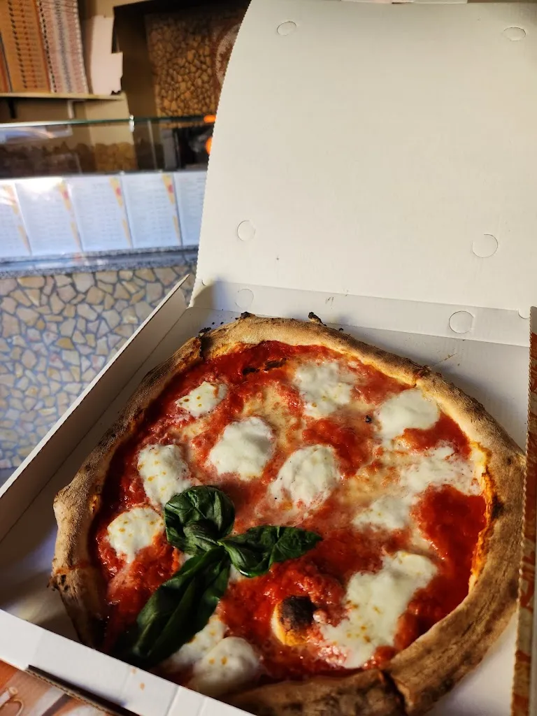 Pizzaland da Mario_Borgomanero_slider_image_3