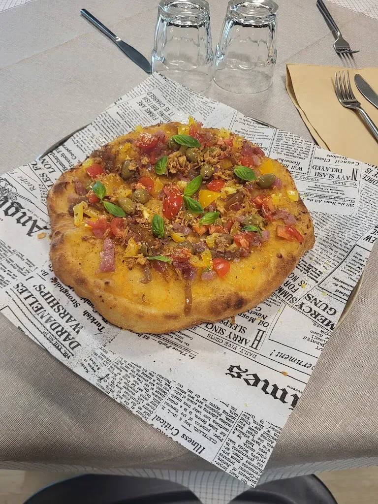 Pizzeria Contemporanea FLUKE restaurant in Borgomanero