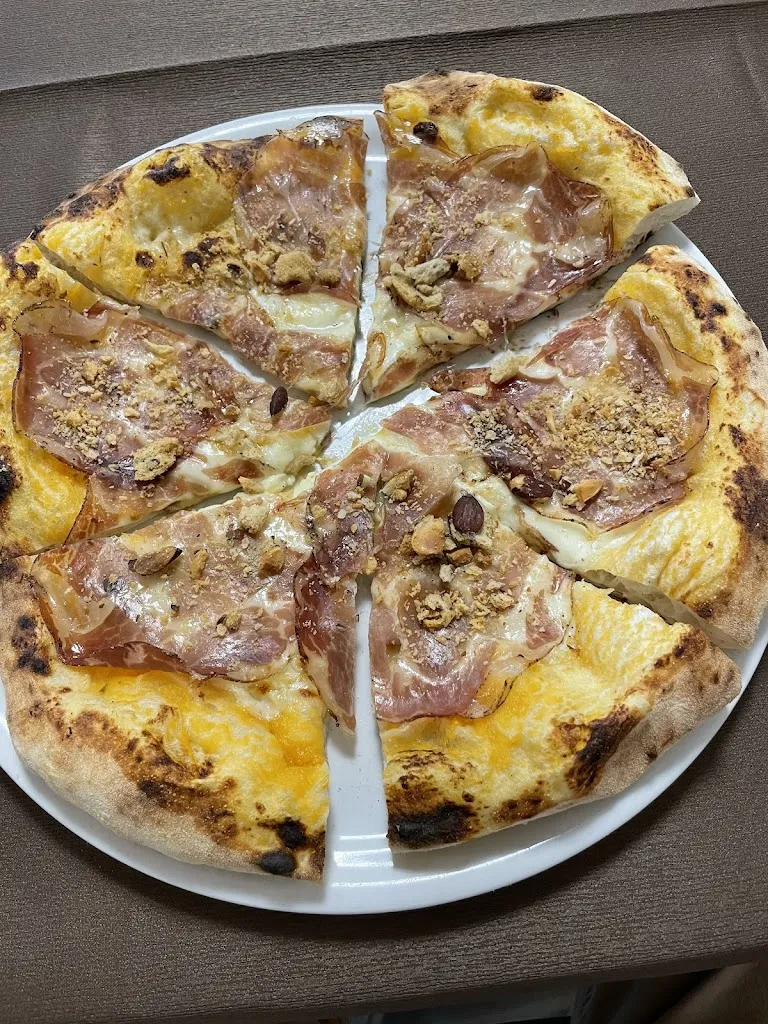 Pizzeria Contemporanea FLUKE_Borgomanero_slider_image_3