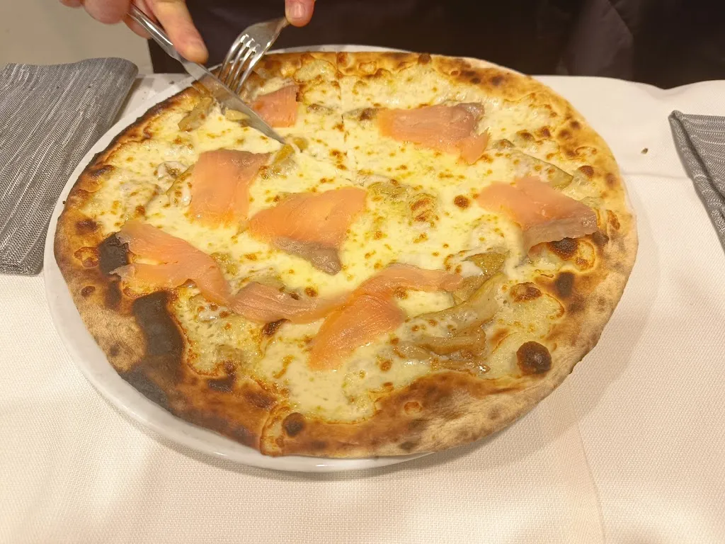 Ristorante Pizzeria Mari e Monti_Borgomanero_slider_image_3